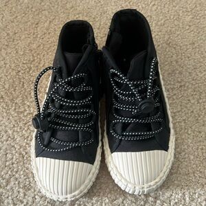 Black and white Zara baby sneakers size 23